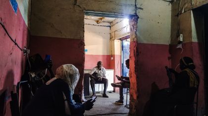 Ammar Abubaker, Internet Cafes