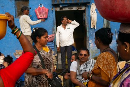 Poquet Marika, Sassoon Docks